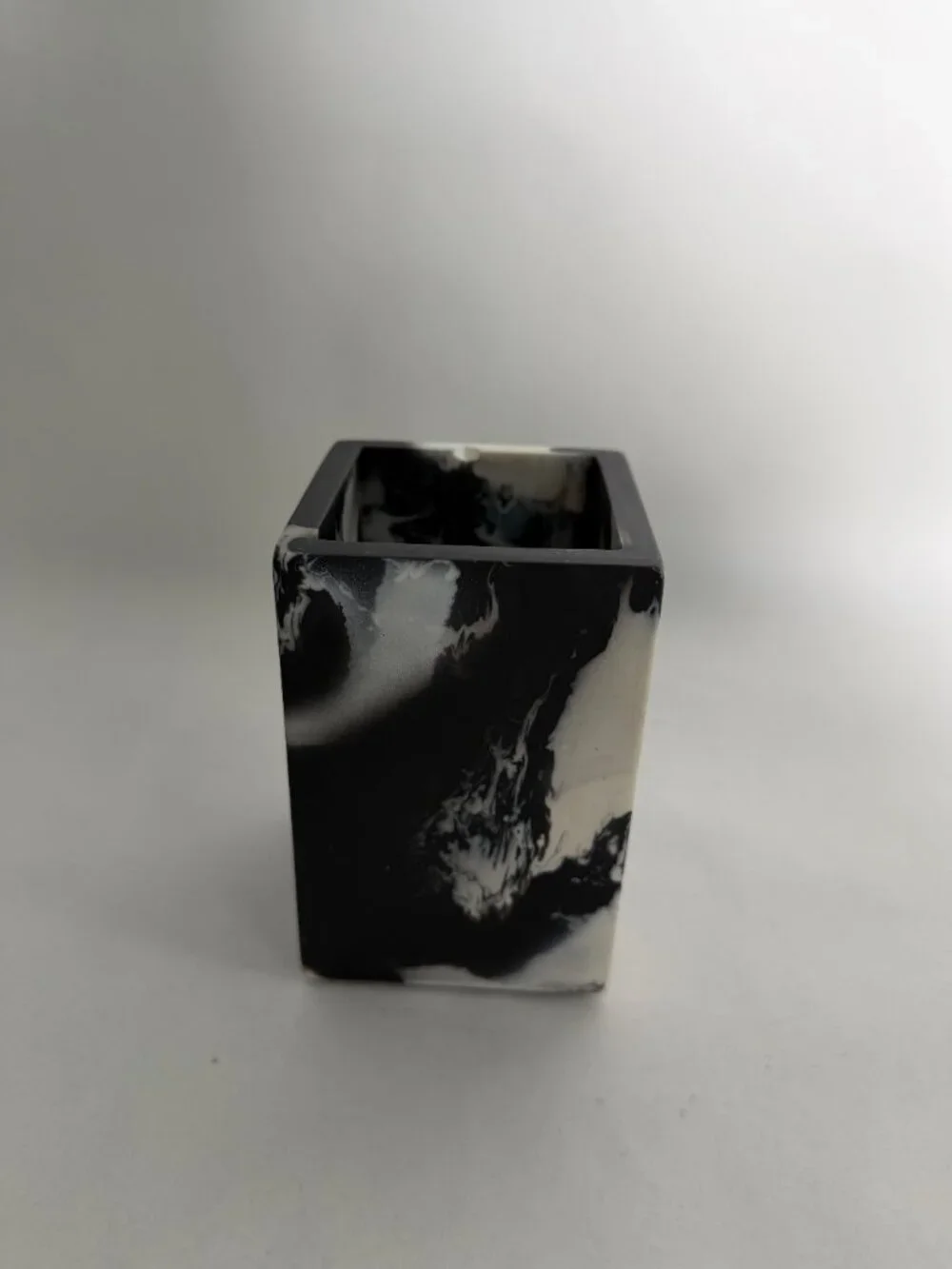 Pigeon and Poodle - Bahia Black Swirl - Designer Toothbrush Holder